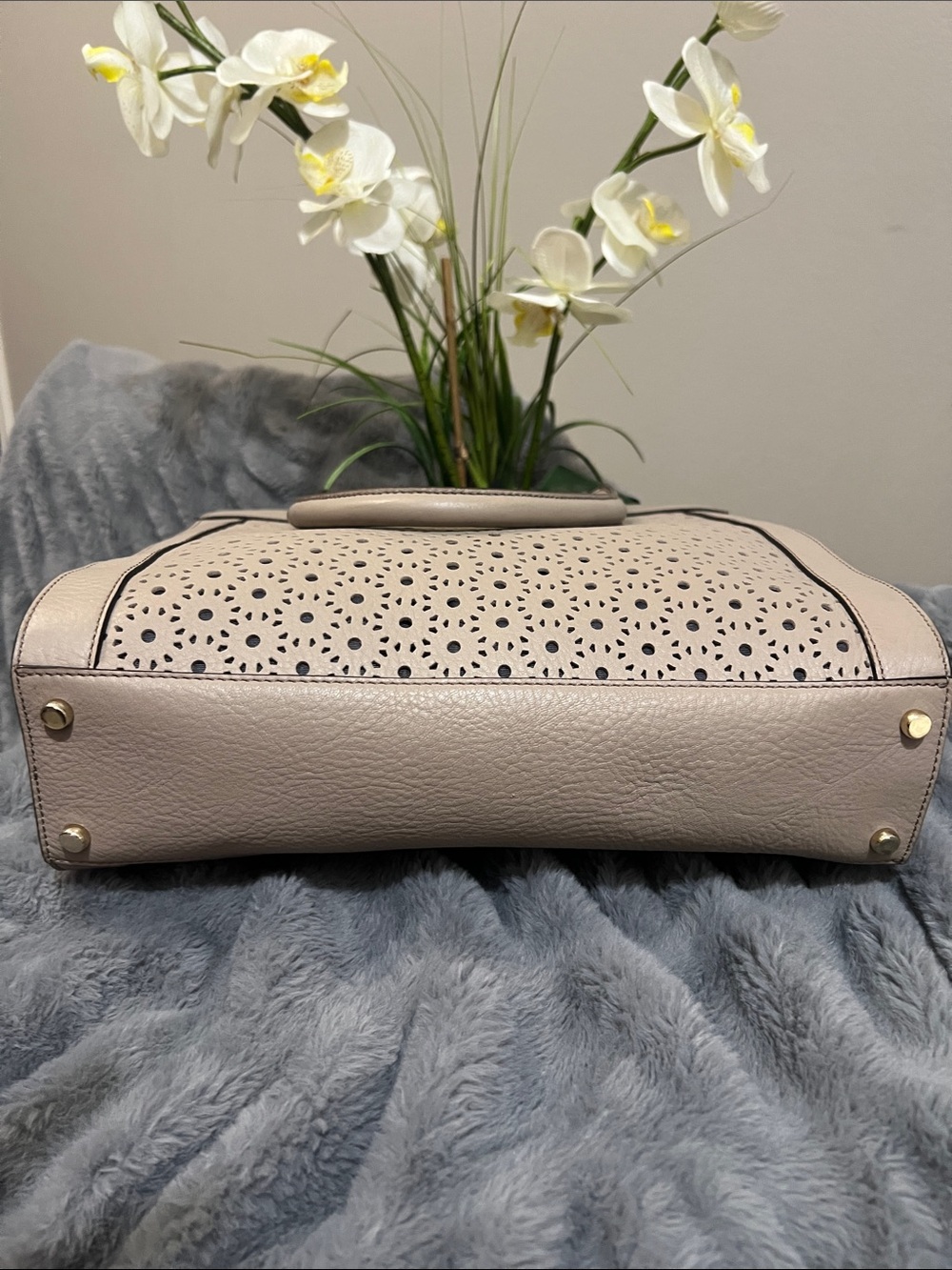 Kate Spade Perri Lane Bubbles Beige Leather Tote EUC retail $478 - Picture 4 of 7